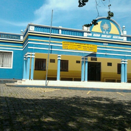 Escola Estadual Comendador Mario Goulart Santiago Pedralva MG escola-estadual-comendador-mario-goulart-santiago-pedralva-mg