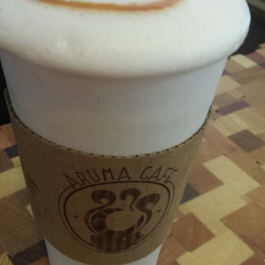 11/18/2013 tarihinde Gaby E.ziyaretçi tarafından Aruma Café'de çekilen fotoğraf