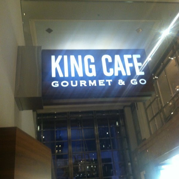 Снимок сделан в King Cafe Gourmet &amp; Go пользователем Cornelious♓ M. 1/20/2013