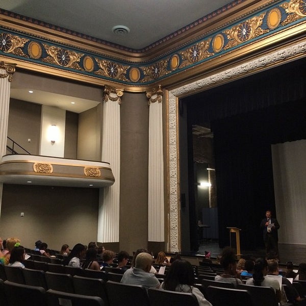 Grand Center Arts Academy Enrollment 10000 Noches