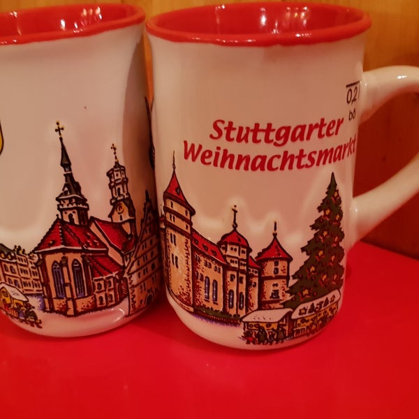 รูปภาพถ่ายที่ Stuttgarter Weihnachtsmarkt โดย Jessica เมื่อ 12/23/2018