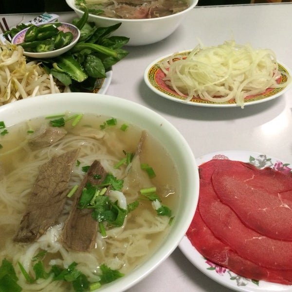 Pho Huong Lan Vietnamese Restaurant in Downtown Honolulu