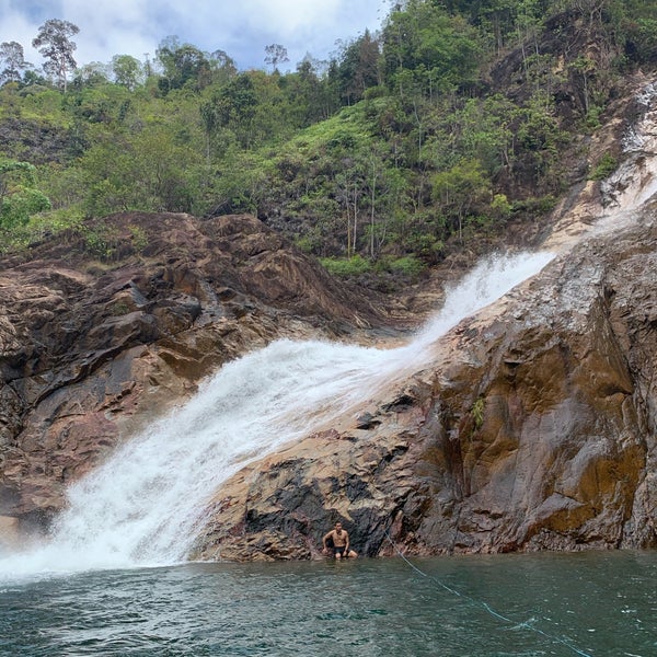 Air Terjun Berkelah Tingkat 7 Gambang Pahang