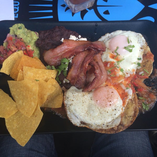 Awesome Brunch. Go for the huevos rancheros. Add Bacon. Drink a Margarita. Welcome to the heaven ❤️😍