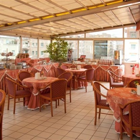 Das Foto wurde bei Hotel delle Province von Gianluca D. am 12/11/2012 aufgenommen