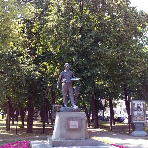 гончарова, 16. обелиск ульяновск памятники. памятник пластова ульяновск. улица пластова ульяновск. пластова ульяновск.
