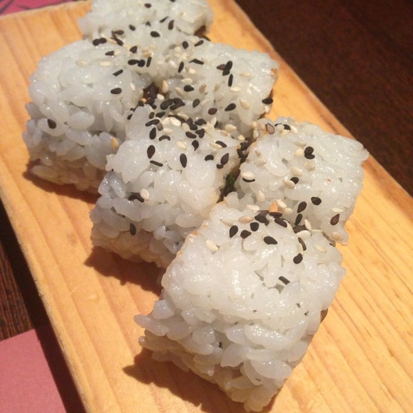 Foto scattata a Kyoto Sushi &amp; Grill da Denis Z. il 5/19/2015