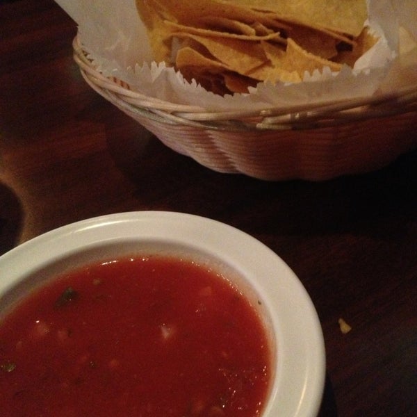 Снимок сделан в El Paisano Mexican Restaurant пользователем Carolyn M. 6/23/2013