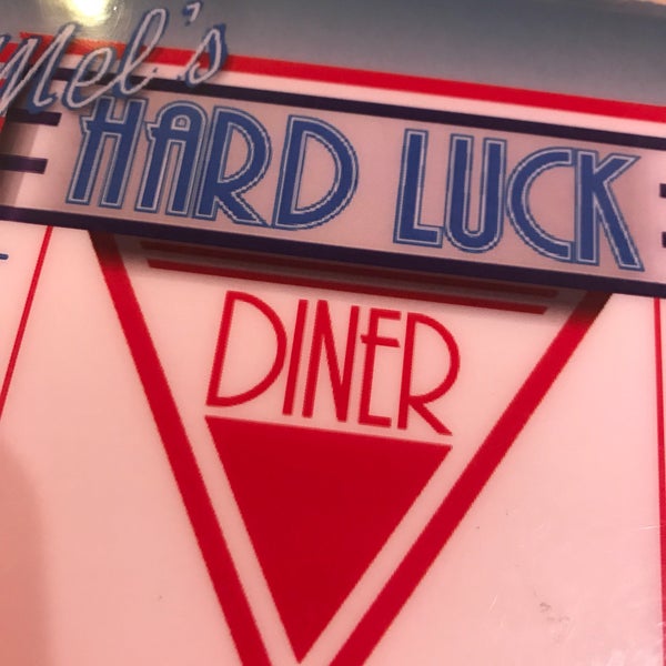 Снимок сделан в Mel&#39;s Hard Luck Diner пользователем Carolyn M. 8/5/2017