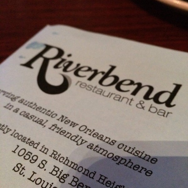 Das Foto wurde bei Riverbend Restaurant &amp; Bar von Carolyn M. am 11/7/2014 aufgenommen