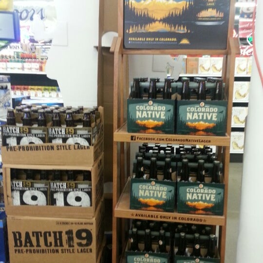 Foto scattata a Warehouse Liquor Mart da Jeighsen ®. il 11/10/2012
