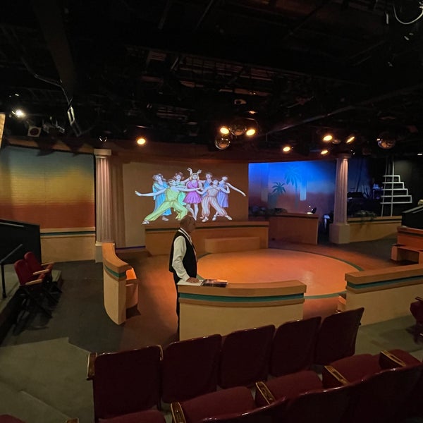 Town Hall Arts Center - 1 tip from 286 visitors