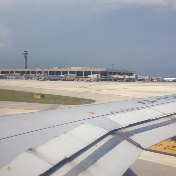 5/2/2013 tarihinde laura S.ziyaretçi tarafından Cancún Uluslararası Havalimanı (CUN)'de çekilen fotoğraf