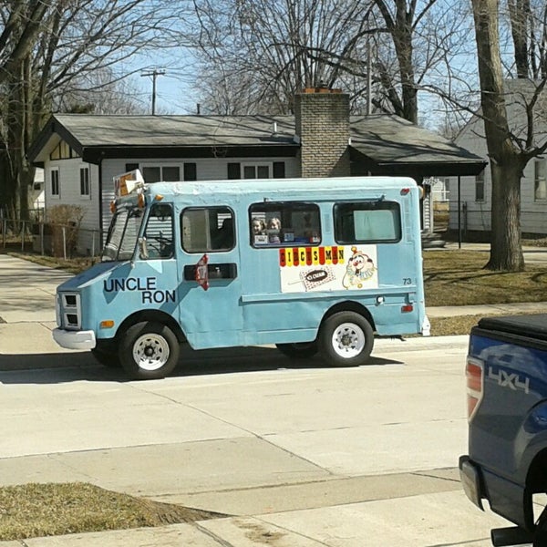 Uncle Rons' Ice Cream Truck - 1 tip