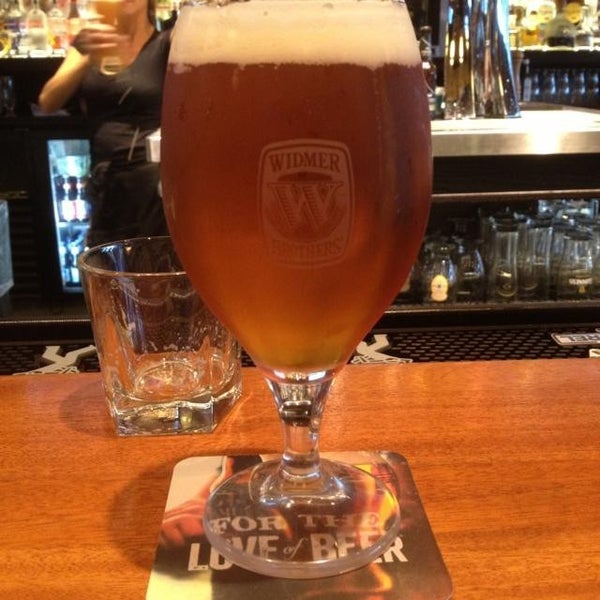 WoodnTap American Restaurant in Wallingford