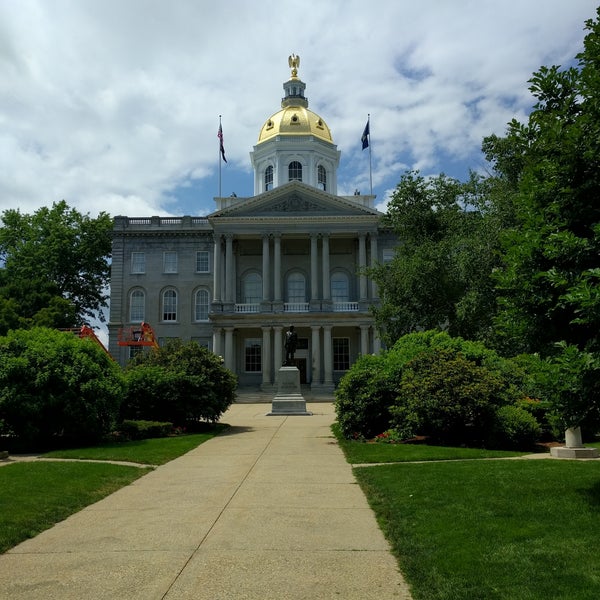 Foto tirada no(a) New Hampshire State House por Steve F. em 7/15/2017