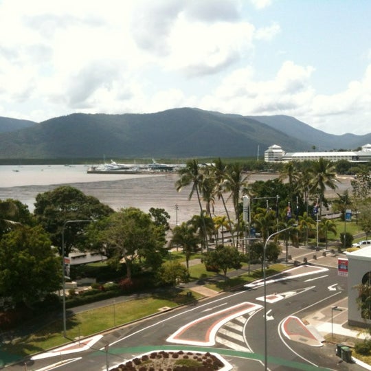 Photo taken at DoubleTree by Hilton Hotel Cairns by Rob R. on 9/27/2012