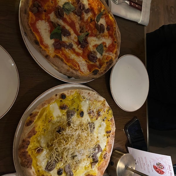 Foto tirada no(a) Double Zero Pizzeria por Damla Y. em 12/31/2023