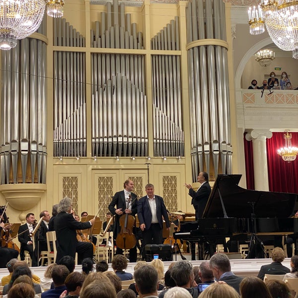 Снимок сделан в Санкт-Петербургская филармония им. Д. Д. Шостаковича. Большой зал пользователем Sweet H. 10/24/2021