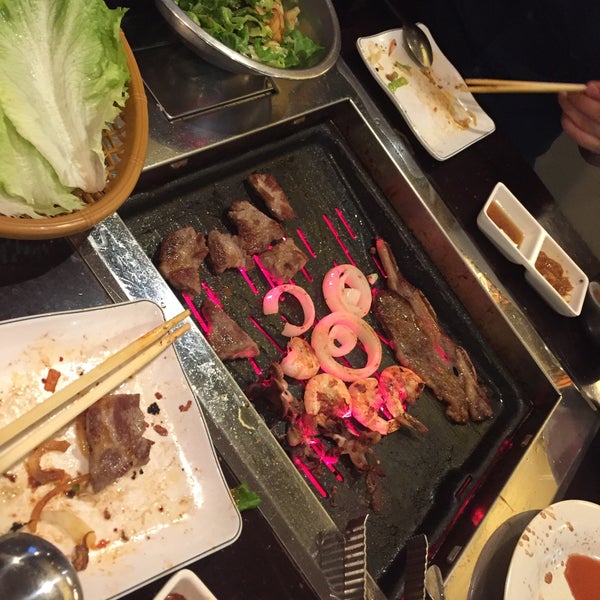 Photo taken at Sura Korean BBQ Buffet by Bóng Bay on 2/9/2016