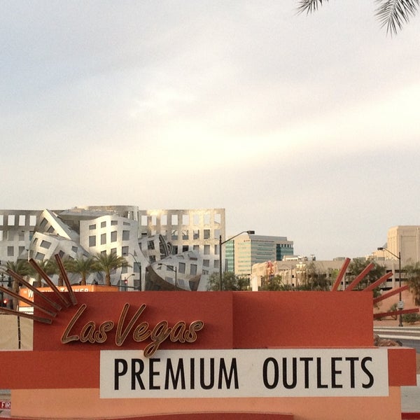 Las Vegas North Premium Outlets - The most famous outlet in Vegas