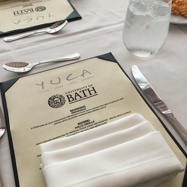 Foto diambil di Yuca Restaurant oleh Kazachki pada 6/11/2017