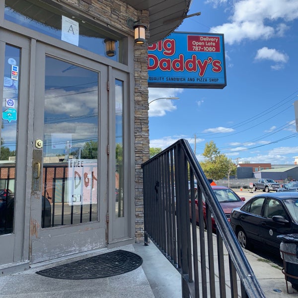 รูปภาพถ่ายที่ Big Daddy&#39;s Pizza &amp; Sub Shop โดย Brad S. เมื่อ 9/19/2019