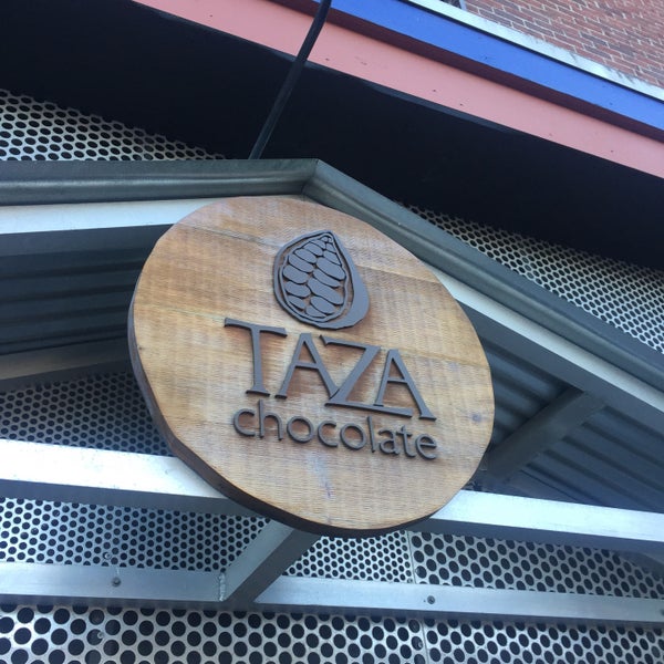 รูปภาพถ่ายที่ Taza Chocolate โดย Brad S. เมื่อ 12/21/2016