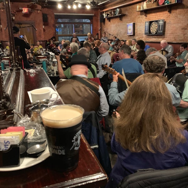 Foto diambil di Green Briar Restaurant &amp; Pub oleh Brad S. pada 5/7/2019