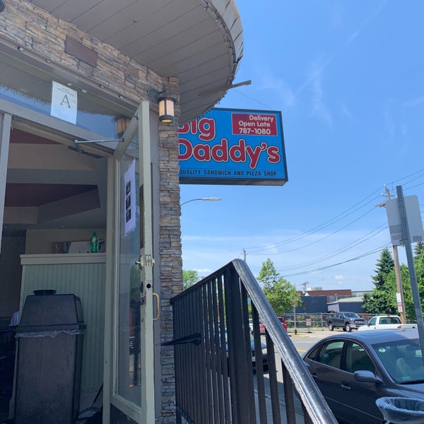 Foto diambil di Big Daddy&#39;s Pizza &amp; Sub Shop oleh Brad S. pada 6/24/2019