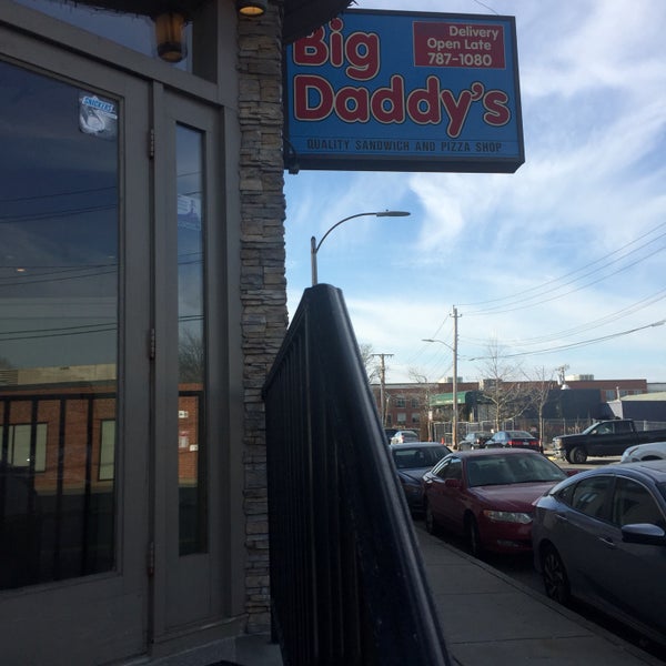 รูปภาพถ่ายที่ Big Daddy&#39;s Pizza &amp; Sub Shop โดย Brad S. เมื่อ 12/14/2018