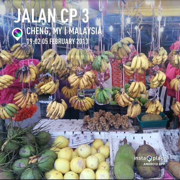 Kedai Buah Tepi Jalan - Farmers Market in Cheng
