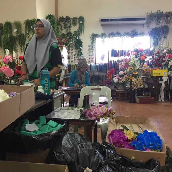 Thowlee Pottery & Floral Ipoh, Perak