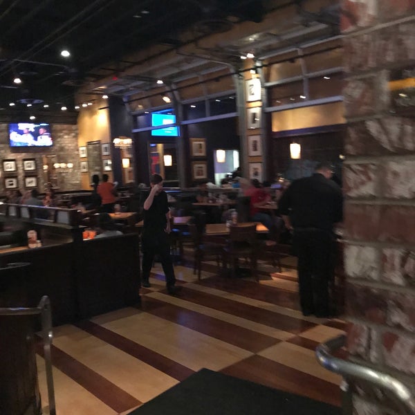 Photo taken at BJ&#39;s Restaurant &amp; Brewhouse by Andrew S. on 8/9/2017