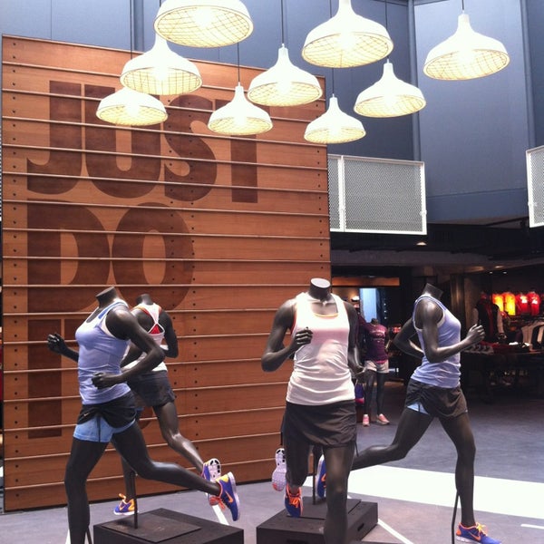 Nike Exclusive Store - Γλυφάδα - 12 