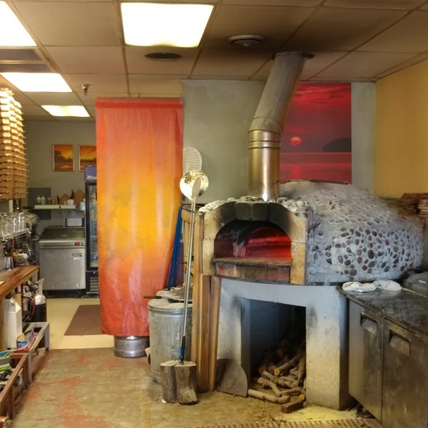 Evviva Woodfired Pizza Pizzeria in Edmonds