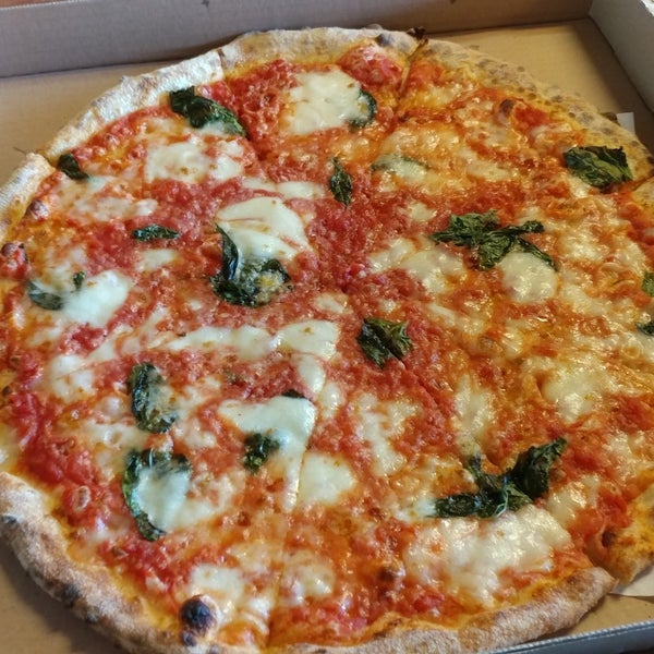 Evviva Woodfired Pizza Pizzeria in Edmonds