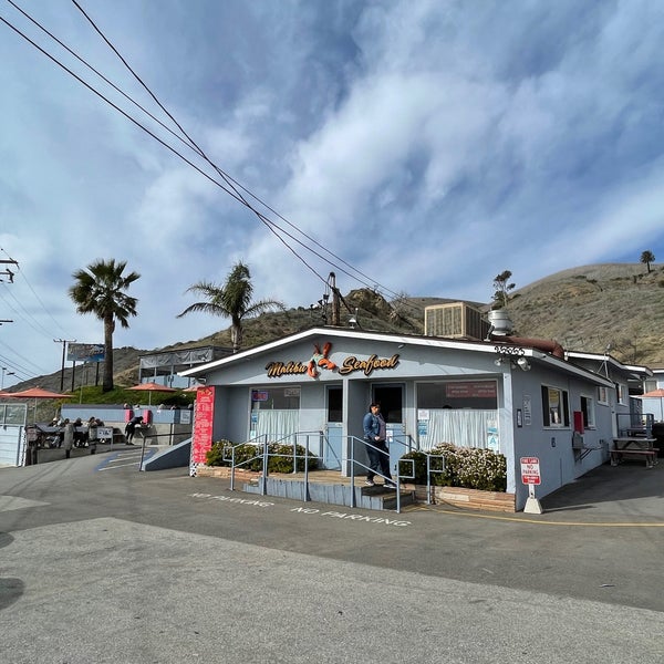 รูปภาพถ่ายที่ Malibu Seafood Fresh Fish Market &amp; Patio Cafe โดย Ross S. เมื่อ 1/12/2022
