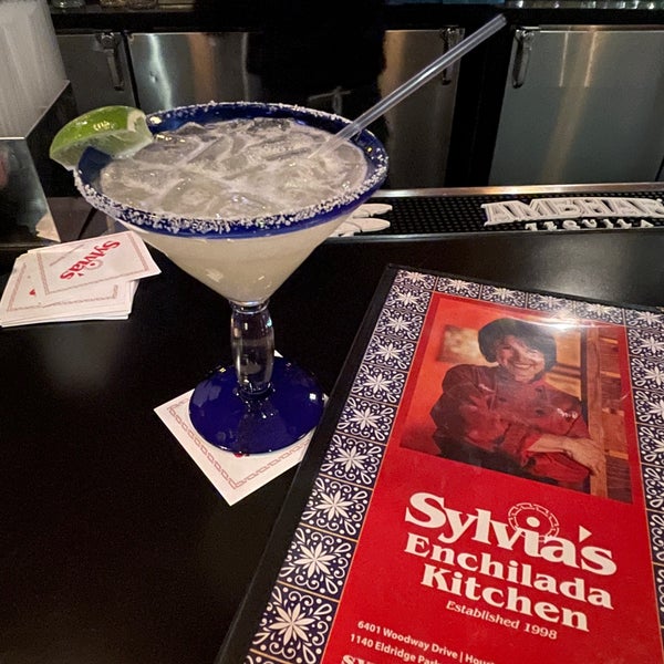 Foto scattata a Sylvia&#39;s Enchilada Kitchen da Ross S. il 3/17/2022