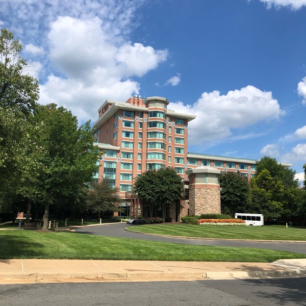 Photo taken at Lansdowne Resort and Spa by Ross S. on 8/25/2018