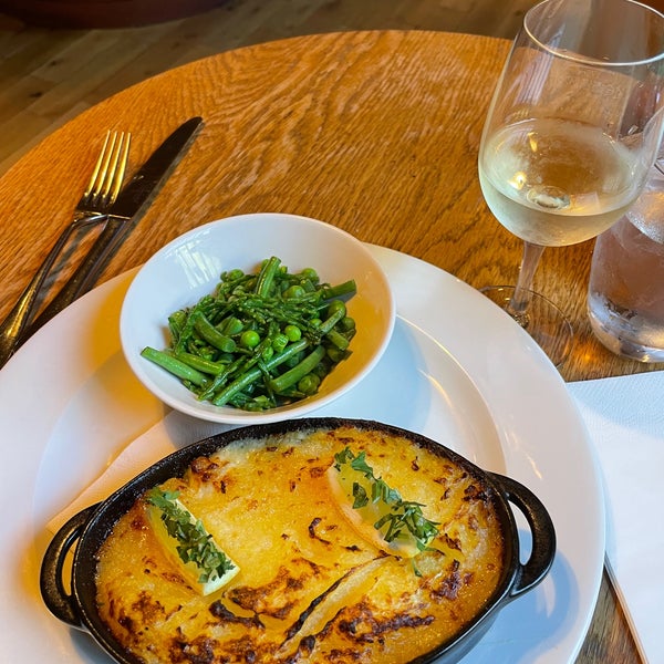 Whighams Wine Cellars Wine Bar in Edinburgh