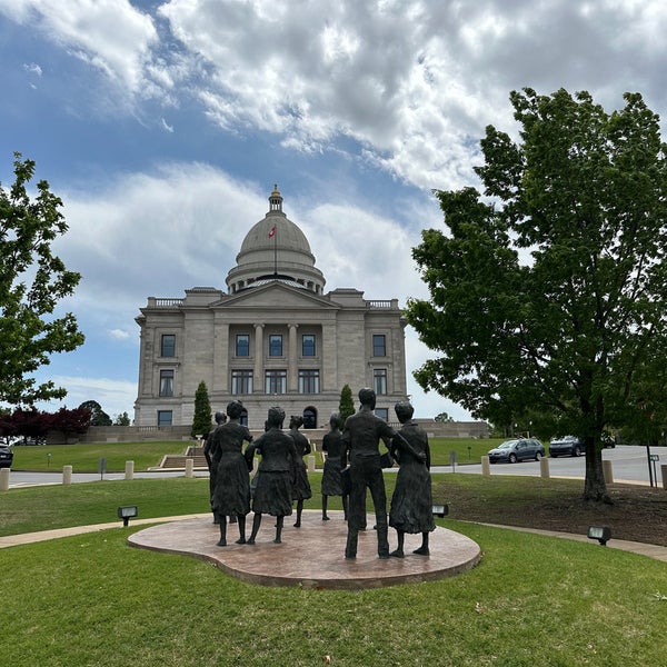 Foto tomada en Arkansas State Capitol  por Ross S. el 4/21/2023