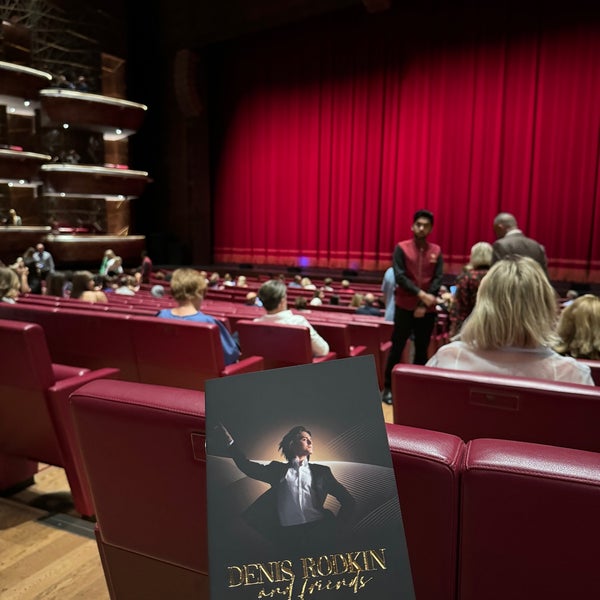11/20/2023 tarihinde Филипп Ш.ziyaretçi tarafından Dubai Opera'de çekilen fotoğraf