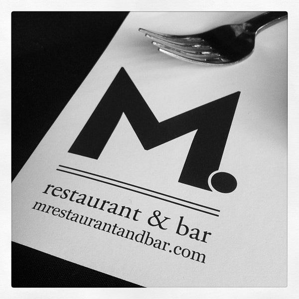 Foto scattata a M. Restaurant and Bar da Leah M. il 4/21/2013