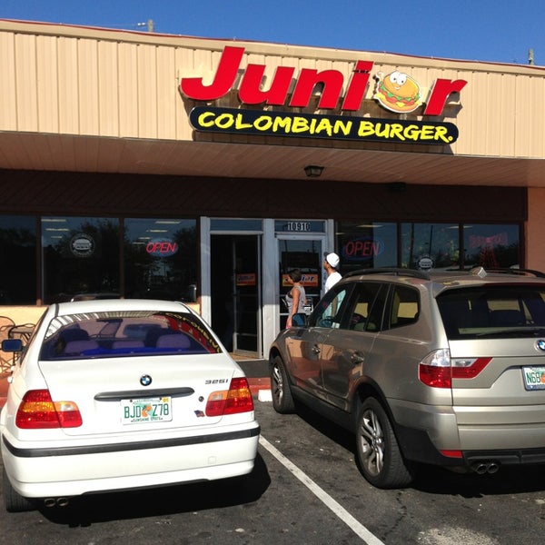 Photo taken at Junior Colombian Burger - South Trail Circle by Andres V. on 12/19/2012