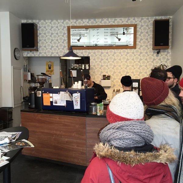 Foto tirada no(a) Oslo Coffee Roasters por Jeremy O. em 3/28/2015