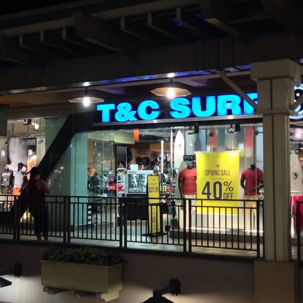 Снимок сделан в T&amp;C Surf Designs пользователем みちこ 3/29/2014