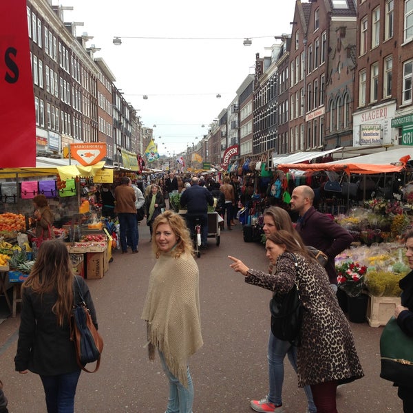 Das Foto wurde bei Albert Cuyp Markt von Muziekhuis Lyana M. am 4/17/2013 aufgenommen