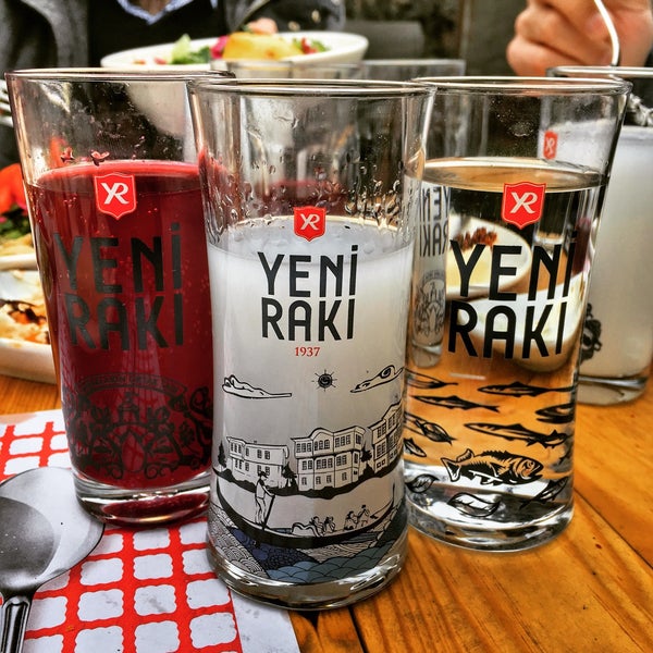 Снимок сделан в Balıklı Bahçe Et ve Balık Restoranı пользователем Sarpkan T. 4/8/2018