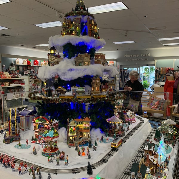 Snow's Home and Garden - Hardware Store in Orleans